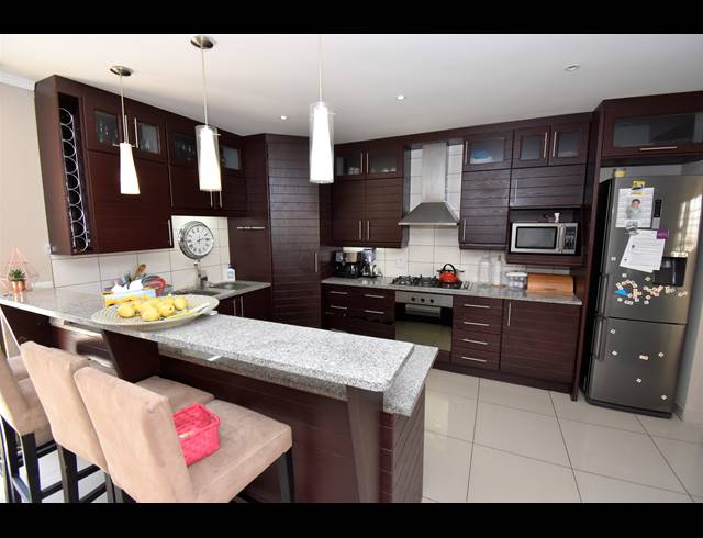 3 BEDROOM CLUSTER RENTED IN NORTH RIDING